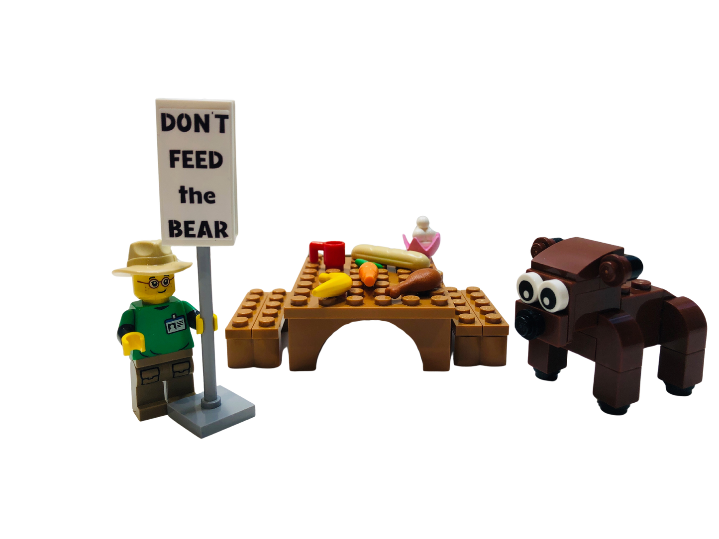 Don't Feed the Bear ~ Build the Picnic set